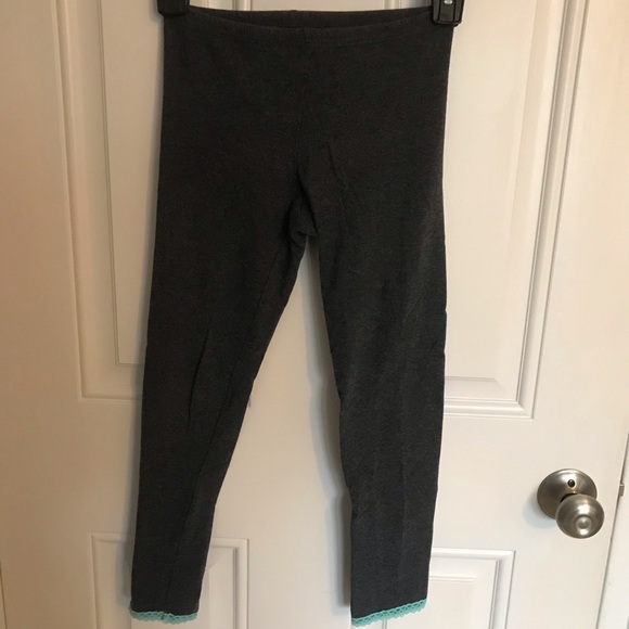Bundle of Old Navy leggings - Picture 2 of 8